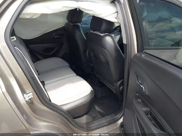 KL7CJLSB7MB325102 2021 CHEVROLET TRAX - Image 8