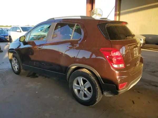 KL7CJLSB7MB332308 2021 CHEVROLET TRAX - Image 2