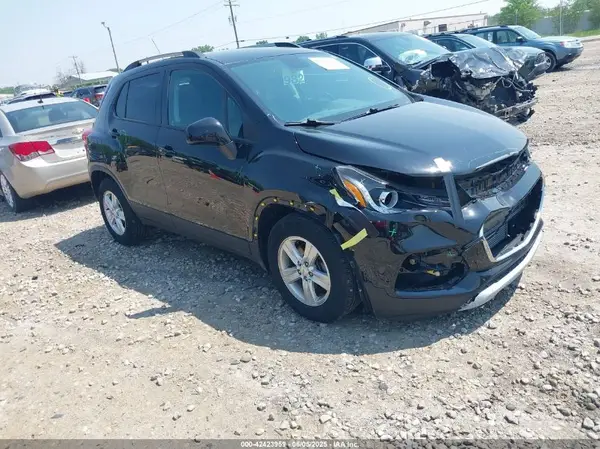 KL7CJLSB7MB332907 2021 CHEVROLET TRAX - Image 1