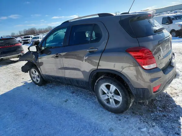 KL7CJLSB7MB334186 2021 CHEVROLET TRAX - Image 2