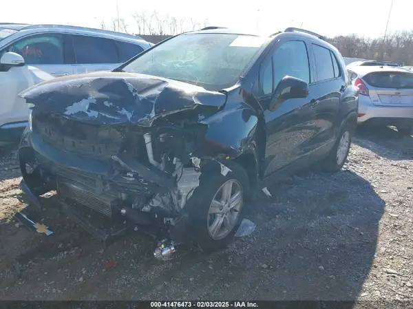 KL7CJLSB7MB335483 2021 CHEVROLET TRAX - Image 2