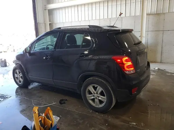 KL7CJLSB7MB342417 2021 CHEVROLET TRAX - Image 2