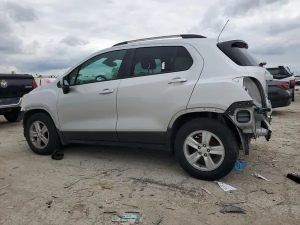KL7CJLSB7MB350694 2021 CHEVROLET TRAX - Image 2