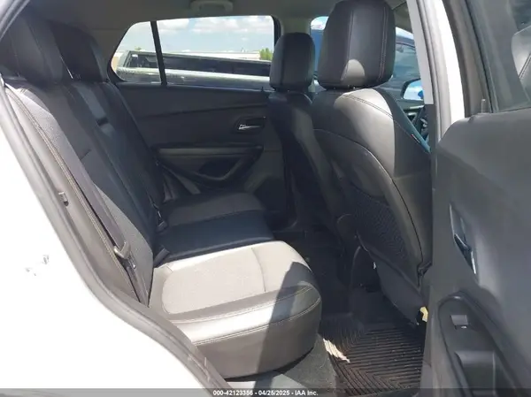 KL7CJLSB7MB360173 2021 CHEVROLET TRAX - Image 8