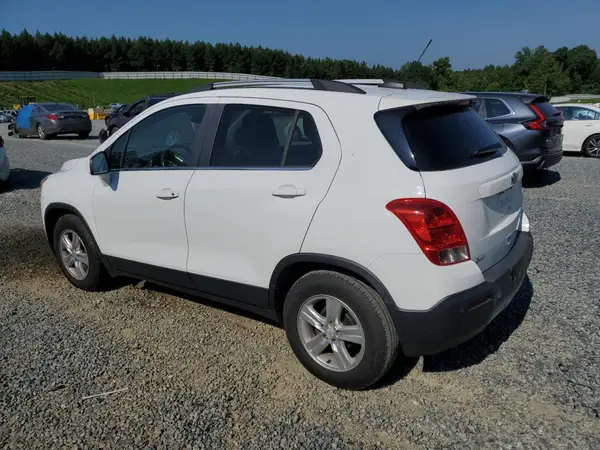 KL7CJLSB8GB507637 2016 CHEVROLET TRAX - Image 2