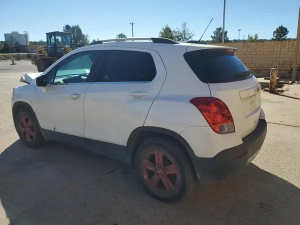KL7CJLSB8GB518945 2016 CHEVROLET TRAX - Image 2