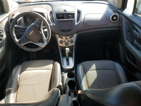 KL7CJLSB8GB518945 2016 CHEVROLET TRAX - Image 8