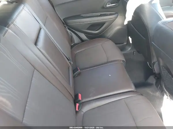 KL7CJLSB8GB608483 2016 CHEVROLET TRAX - Image 8