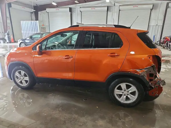 KL7CJLSB8GB617779 2016 CHEVROLET TRAX - Image 2