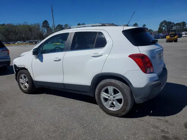 KL7CJLSB8GB661233 2016 CHEVROLET TRAX - Image 2