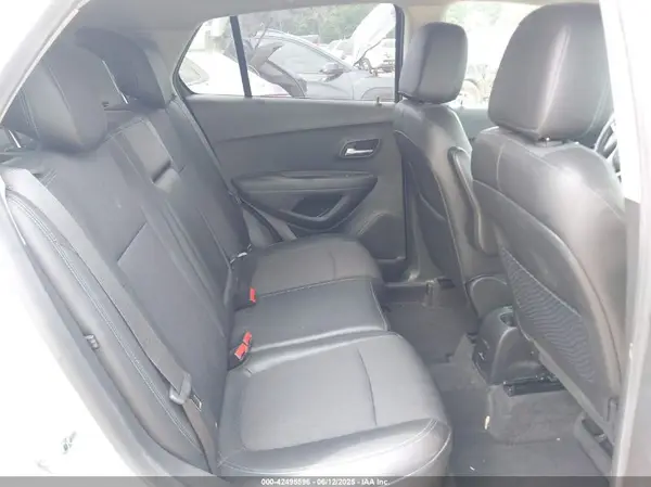 KL7CJLSB8GB666447 2016 CHEVROLET TRAX - Image 8