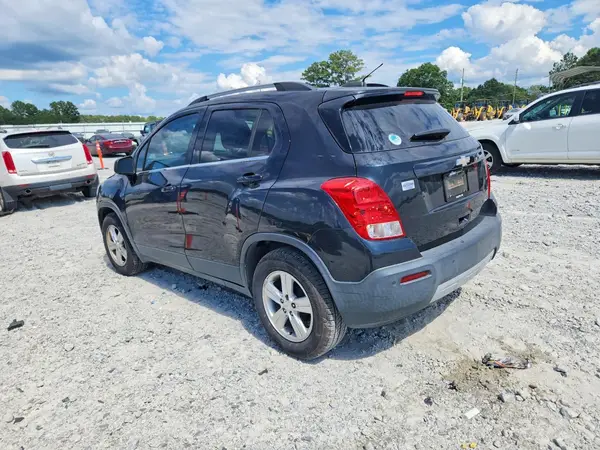 KL7CJLSB8GB677688 2016 CHEVROLET TRAX - Image 2