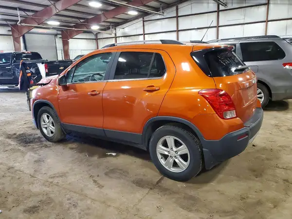 KL7CJLSB8GB688884 2016 CHEVROLET TRAX - Image 2