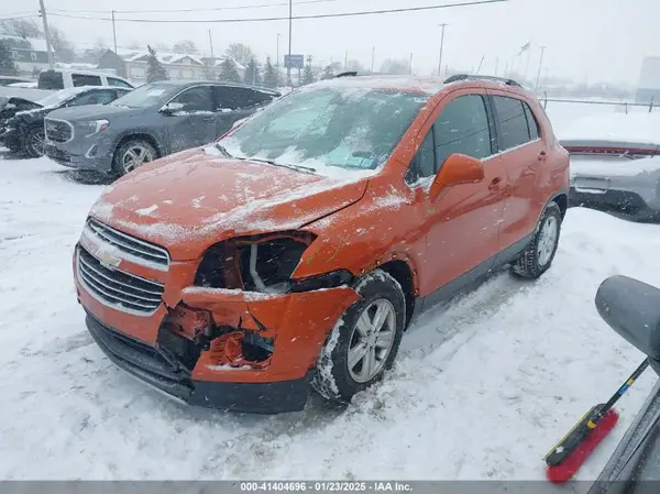 KL7CJLSB8GB698542 2016 CHEVROLET TRAX - Image 2