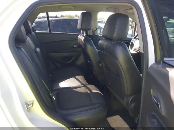 KL7CJLSB8GB709796 2016 CHEVROLET TRAX - Image 8