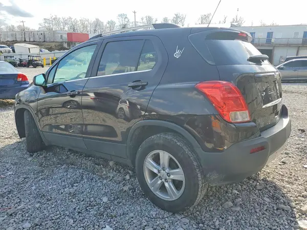 KL7CJLSB8GB738084 2016 CHEVROLET TRAX - Image 2
