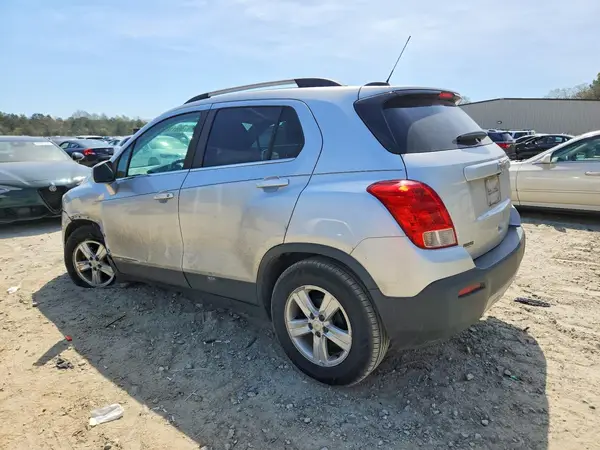 KL7CJLSB8GB752521 2016 CHEVROLET TRAX - Image 2