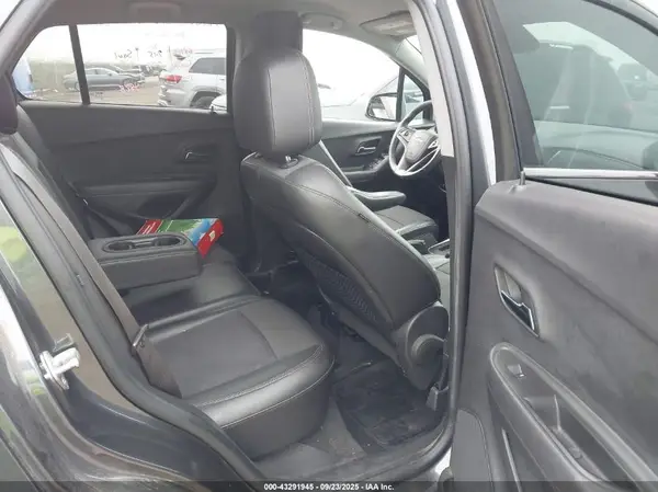 KL7CJLSB8HB123116 2017 CHEVROLET TRAX - Image 8