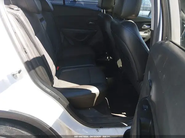 KL7CJLSB8HB141082 2017 CHEVROLET TRAX - Image 8