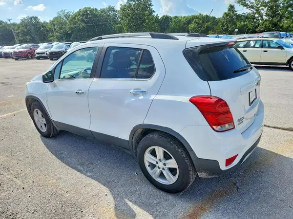 KL7CJLSB8HB153085 2017 CHEVROLET TRAX - Image 2