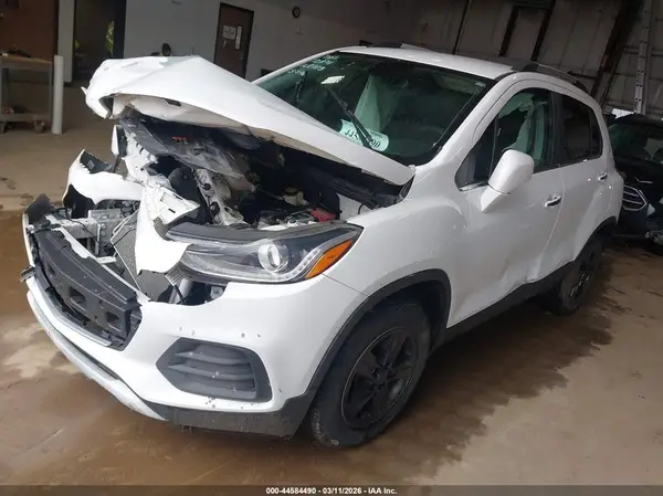 KL7CJLSB8HB168783 2017 CHEVROLET TRAX - Image 2