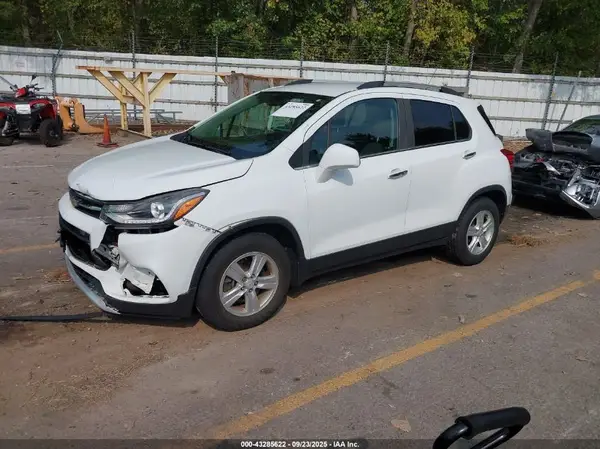 KL7CJLSB8HB188077 2017 CHEVROLET TRAX - Image 2