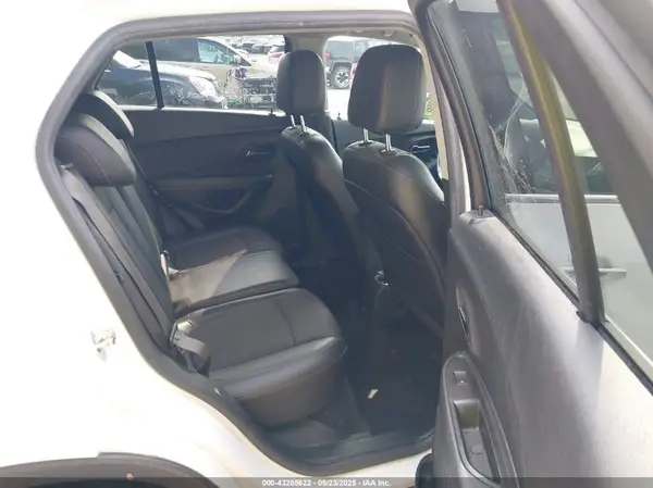 KL7CJLSB8HB188077 2017 CHEVROLET TRAX - Image 8