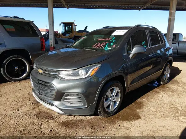 KL7CJLSB8HB192064 2017 CHEVROLET TRAX - Image 2