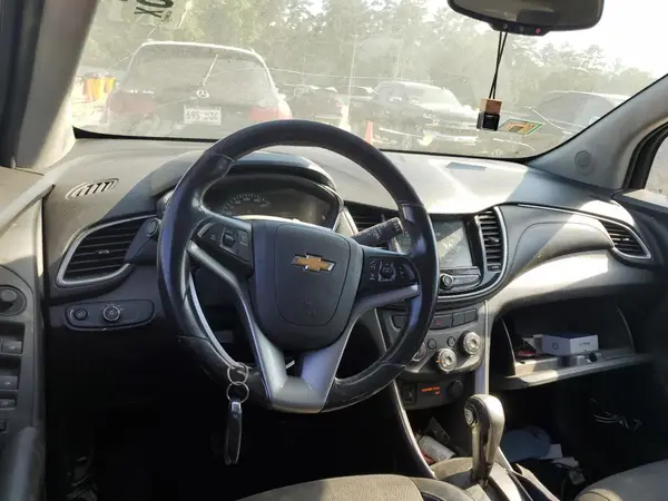 KL7CJLSB8HB197068 2017 CHEVROLET TRAX - Image 8