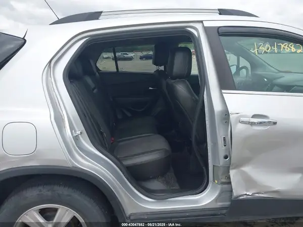 KL7CJLSB8HB197975 2017 CHEVROLET TRAX - Image 8