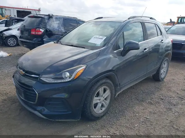 KL7CJLSB8HB210837 2017 CHEVROLET TRAX - Image 2
