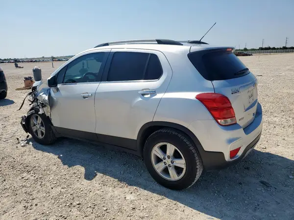 KL7CJLSB8HB216735 2017 CHEVROLET TRAX - Image 2