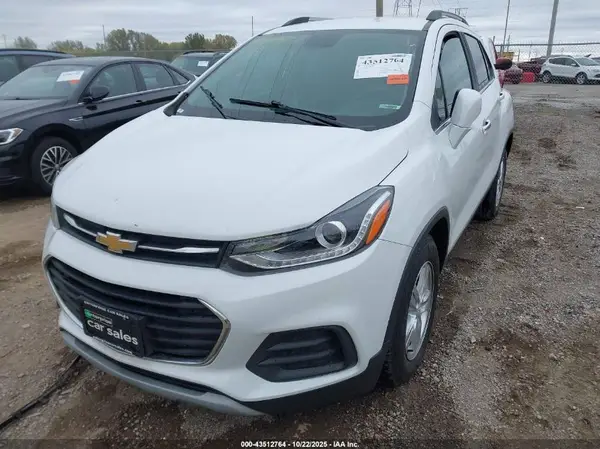 KL7CJLSB8HB227556 2017 CHEVROLET TRAX - Image 2