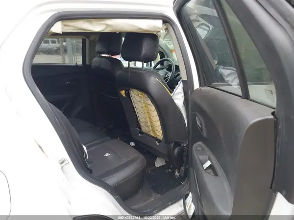KL7CJLSB8HB227556 2017 CHEVROLET TRAX - Image 8