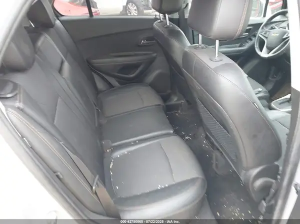 KL7CJLSB8JB517317 2018 CHEVROLET TRAX - Image 8