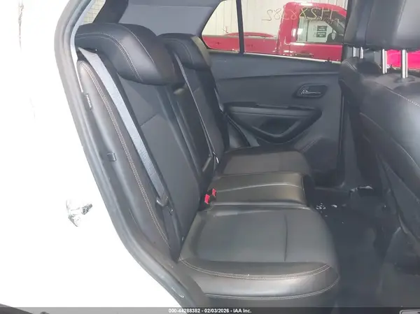 KL7CJLSB8JB537230 2018 CHEVROLET TRAX - Image 8