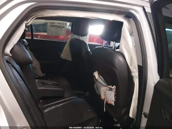 KL7CJLSB8JB565707 2018 CHEVROLET TRAX - Image 8