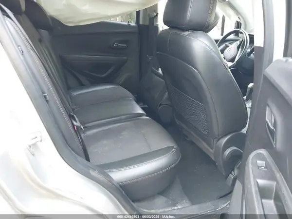 KL7CJLSB8JB571362 2018 CHEVROLET TRAX - Image 8