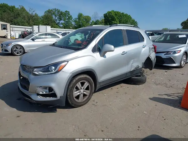 KL7CJLSB8JB599615 2018 CHEVROLET TRAX - Image 2