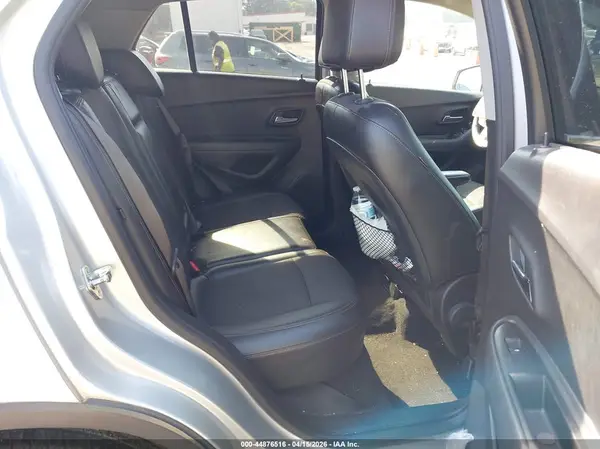 KL7CJLSB8JB599615 2018 CHEVROLET TRAX - Image 8