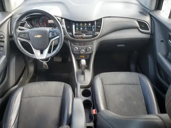 KL7CJLSB8JB635223 2018 CHEVROLET TRAX - Image 8