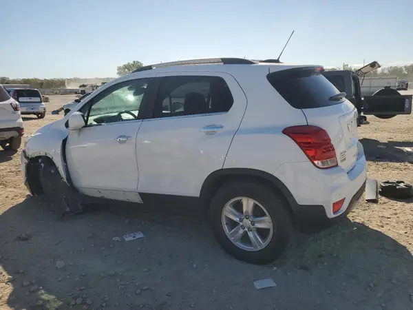 KL7CJLSB8JB639398 2018 CHEVROLET TRAX - Image 2