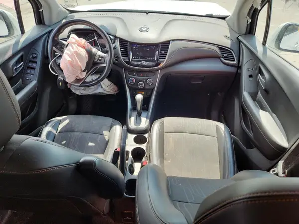 KL7CJLSB8JB676760 2018 CHEVROLET TRAX - Image 8