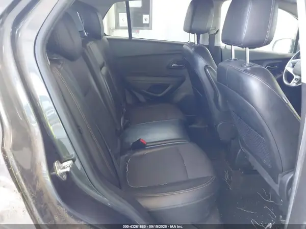 KL7CJLSB8JB677195 2018 CHEVROLET TRAX - Image 8