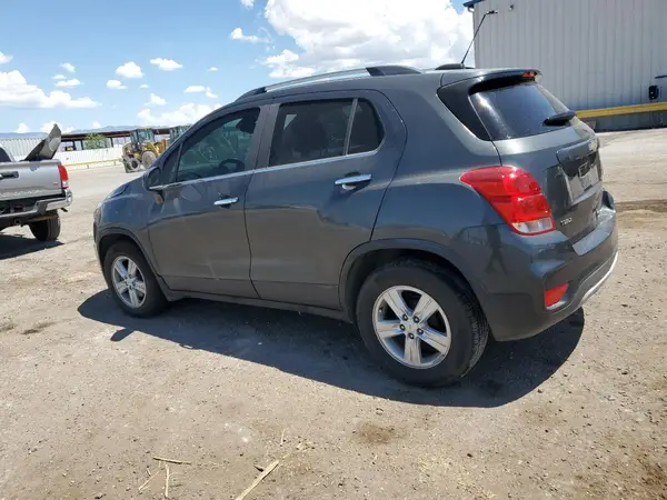 KL7CJLSB8JB689489 2018 CHEVROLET TRAX - Image 2