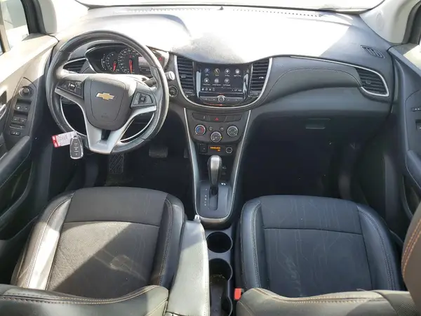 KL7CJLSB8JB705710 2018 CHEVROLET TRAX - Image 8