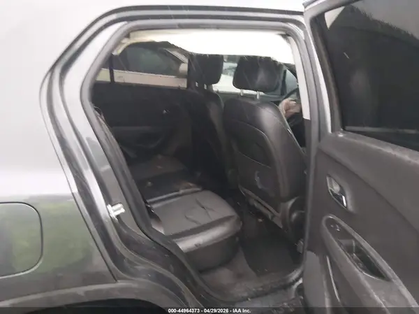 KL7CJLSB8JB724368 2018 CHEVROLET TRAX - Image 8