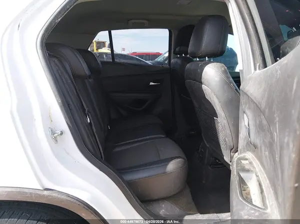 KL7CJLSB8JB733460 2018 CHEVROLET TRAX - Image 8