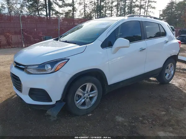 KL7CJLSB8KB753189 2019 CHEVROLET TRAX - Image 2