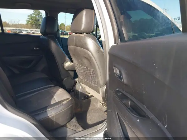 KL7CJLSB8KB753189 2019 CHEVROLET TRAX - Image 8
